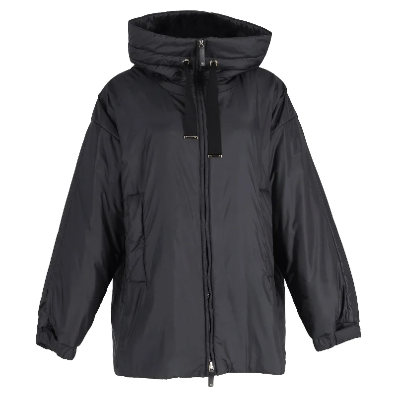 Max Mara Greenfe Oversized Down Jacket in Black Polyester