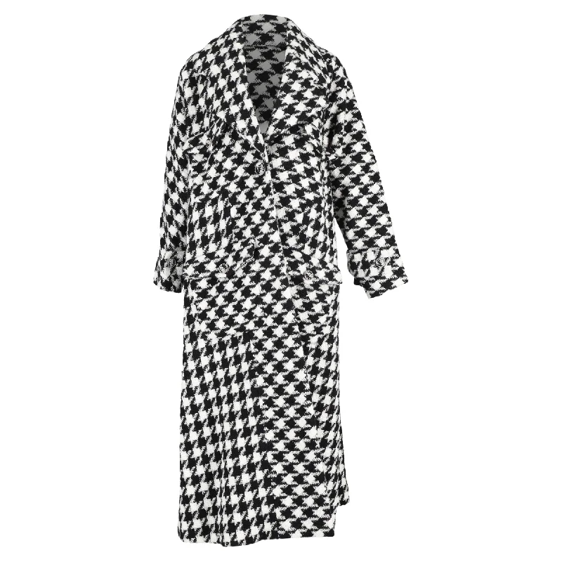 Chanel Houndstooth Single-Breasted Coat with Pockets in Black and White Wool Tweed